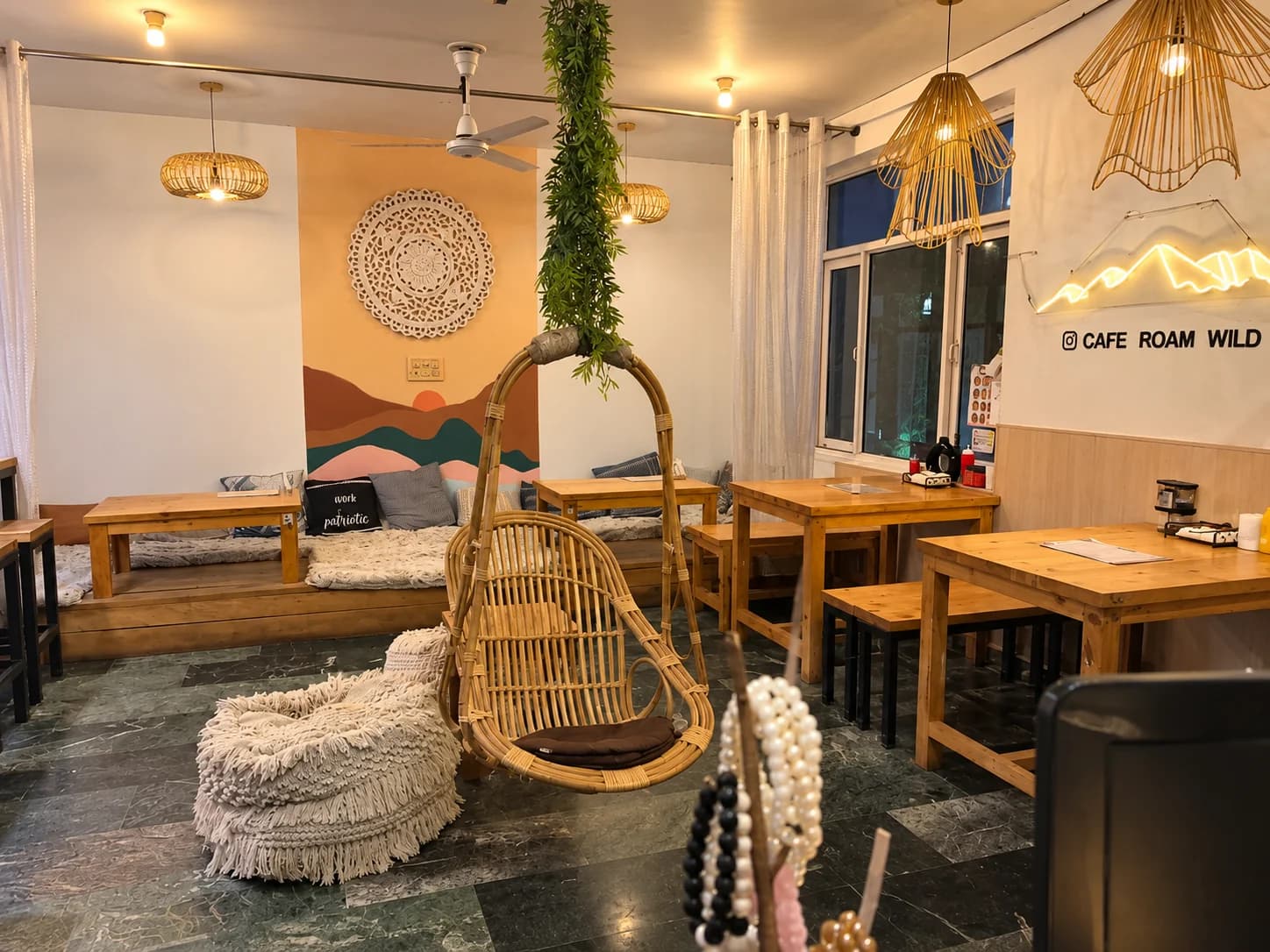 Café Roam Wild (Bir)