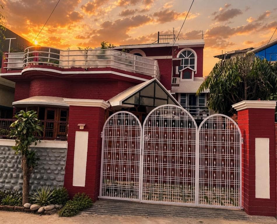 Red Manor (Dehradun)