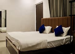 Mosaic Hostel Varanasi