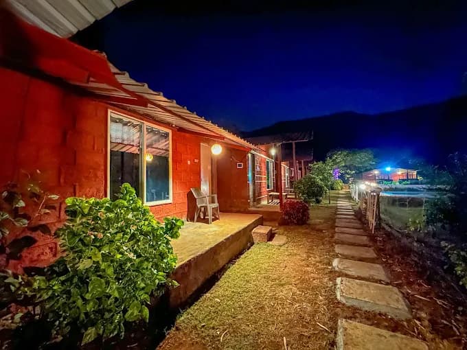 Mystic Stays Resort: Best Resort In Wai | Off beat property with Valley View & Swimming pool