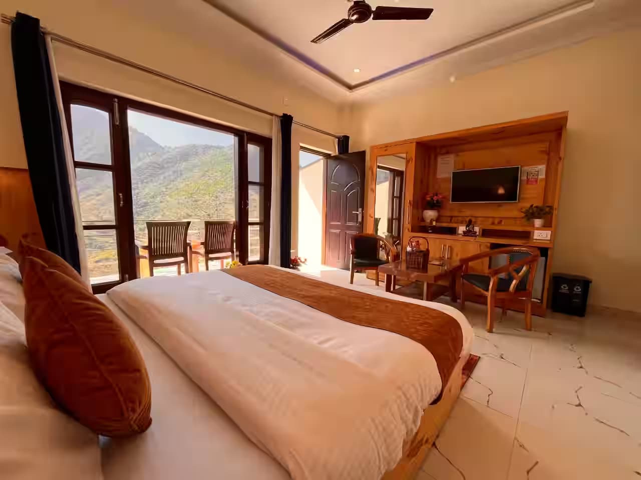 The Kempty Fall Resort (Mussoorie)