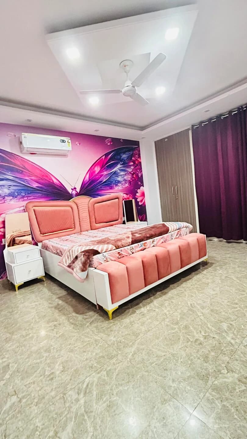 Stay with Shalini (New Delhi)