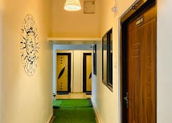 Mosaic Hostel Varanasi