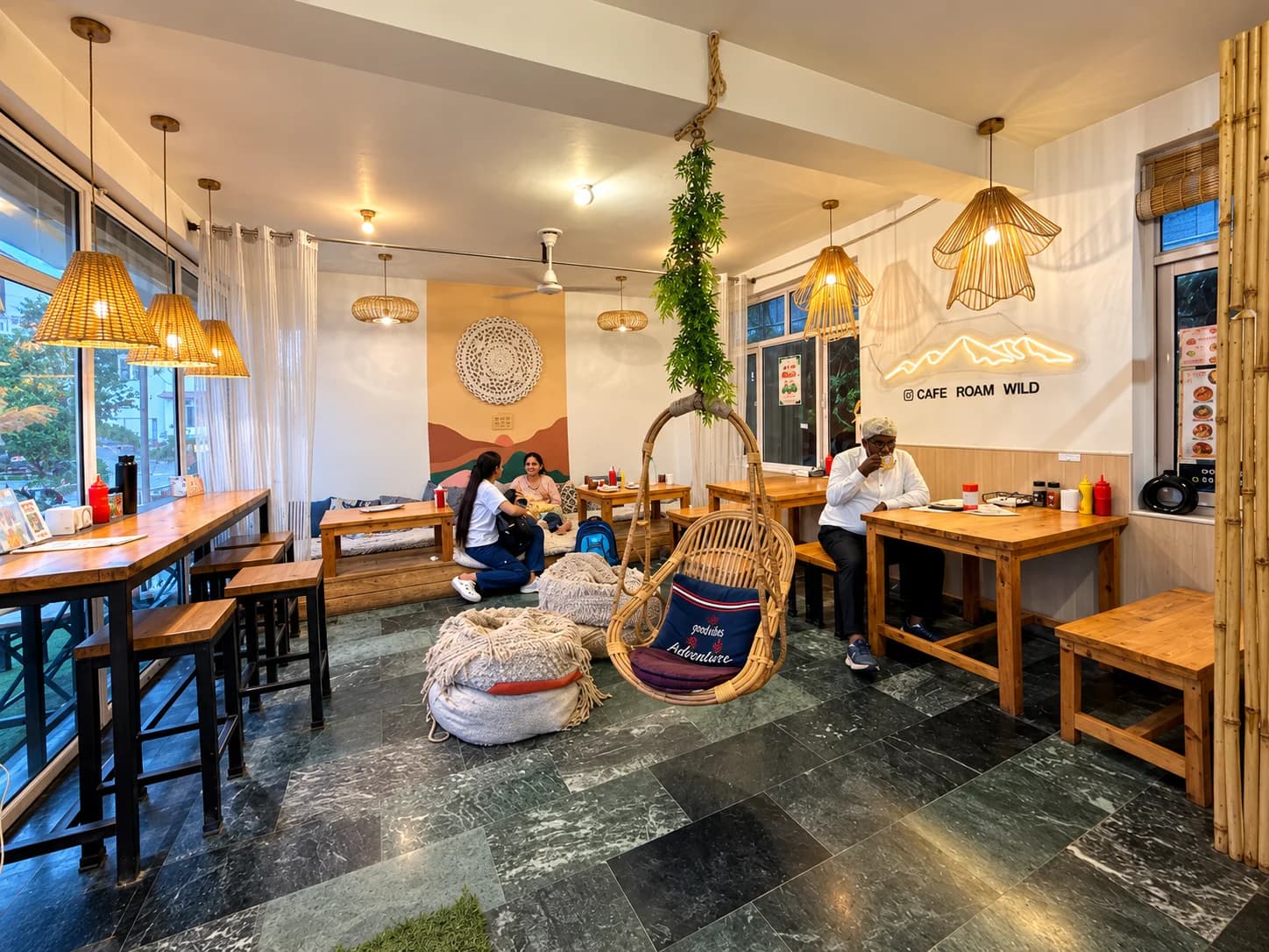 Café Roam Wild (Bir)