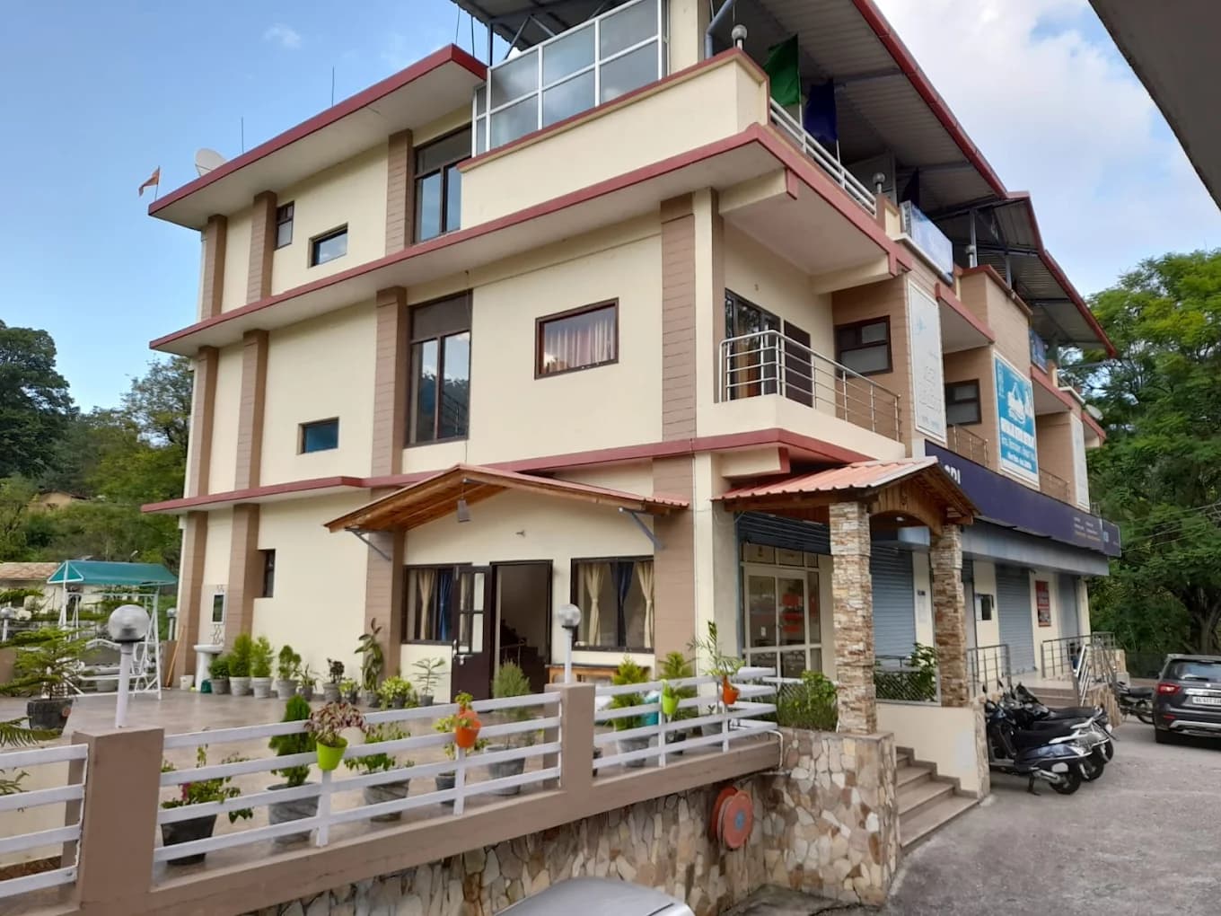 Hotel Shivalik River Retreat (Dhamuwa Kanala)