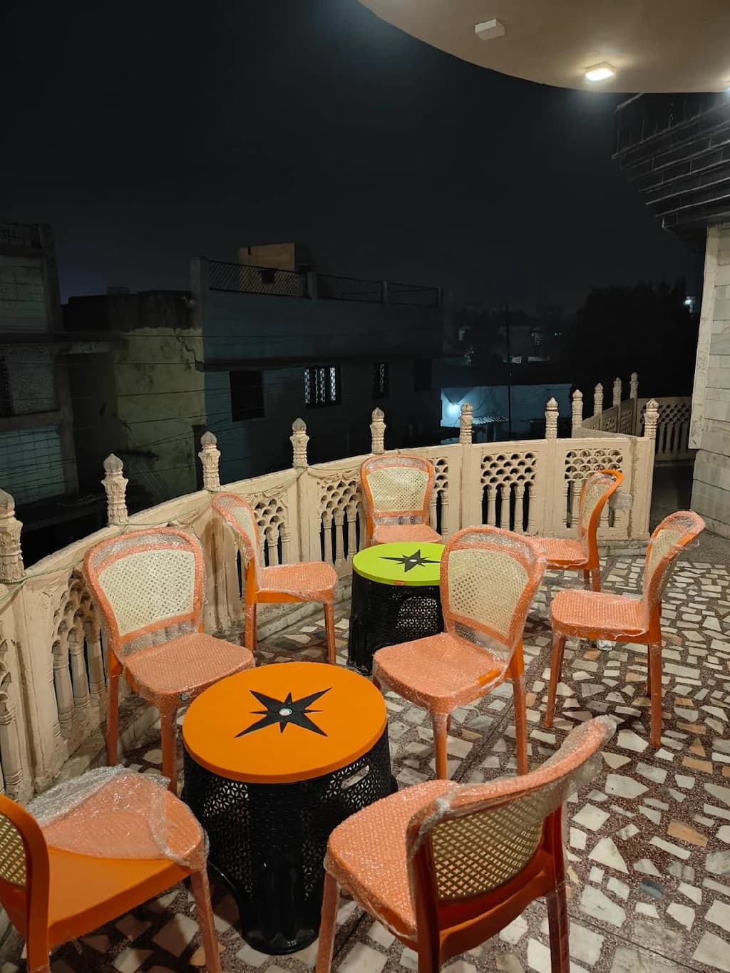 Naari Hotel & Home Stay