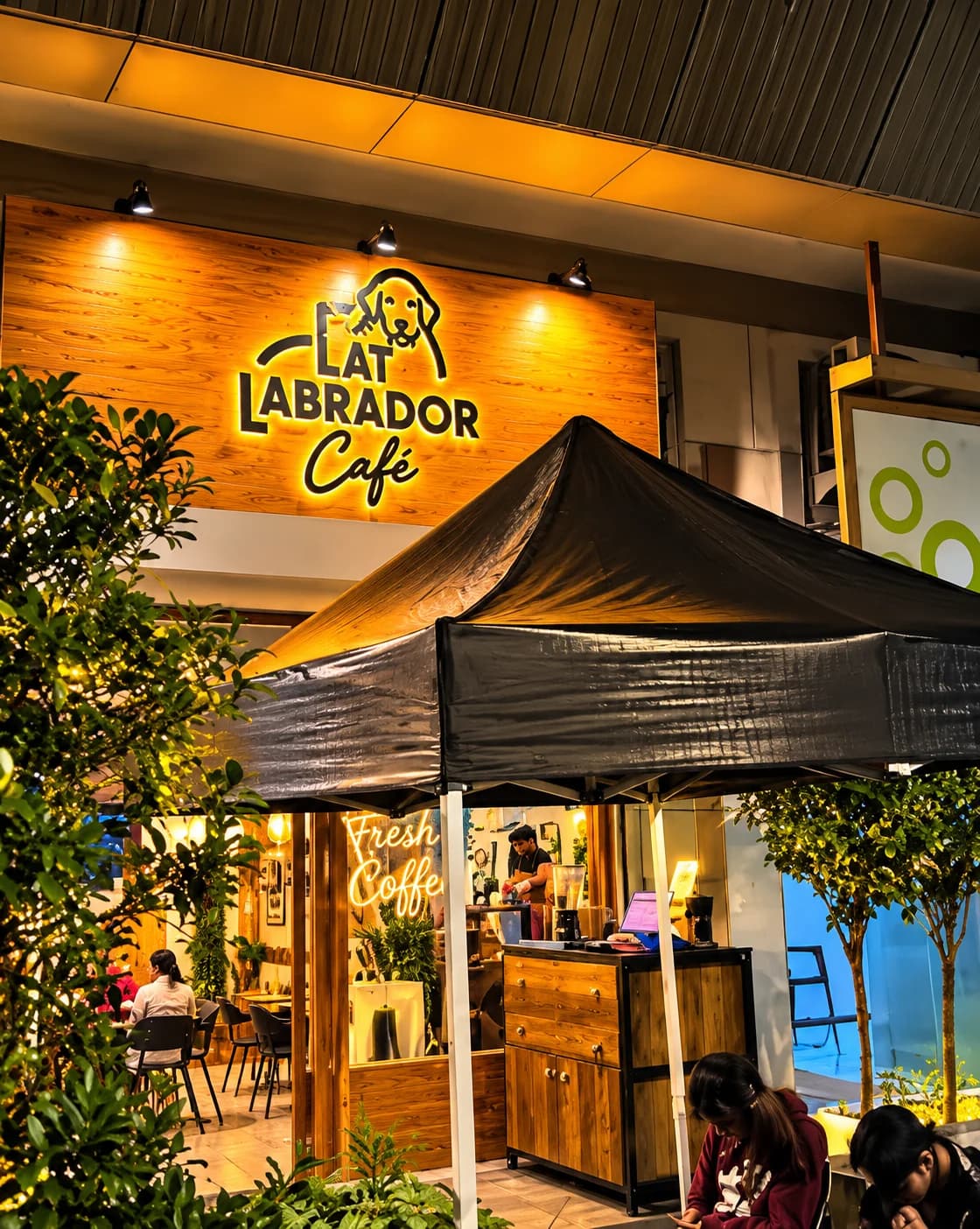 The Fat Labrador Café