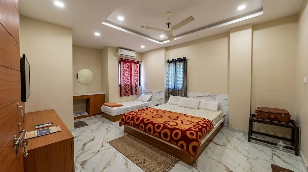 Hotel Shri Radhe Krishna || Best Hotel | Budget Friendly Hotel | Luxury Hotel