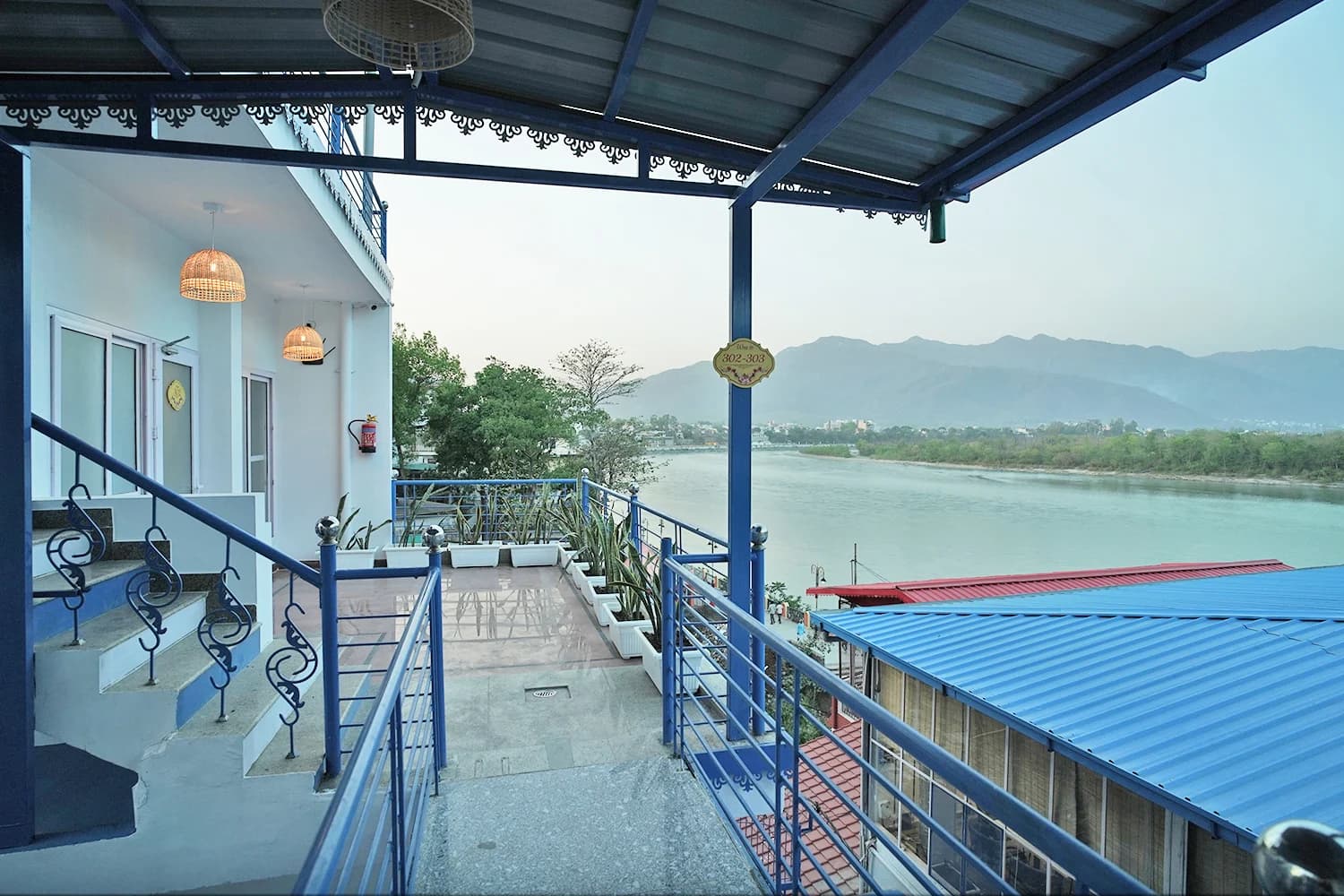 The Neeraj Ganga Cottages with Ganga Ghat Access (Rishikesh)