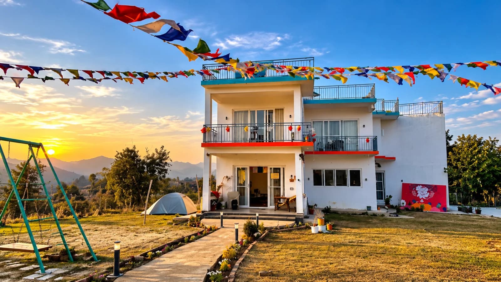Solo Monkey Hostel