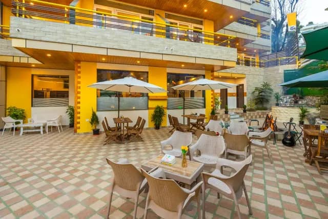 Hotel Sarovar Mcleodganj - At Bhagsu Chowk