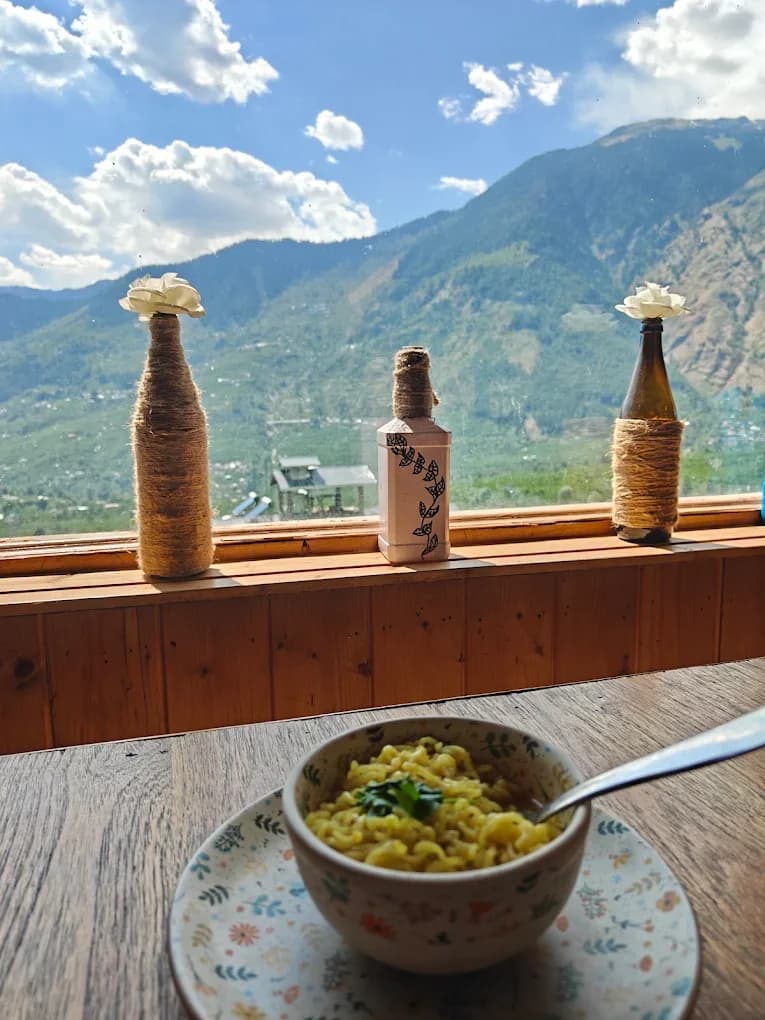 HIDDEN FORREST CAFE -TIBETAN /CHINESE (DELIVERY 1KM) (Manali)