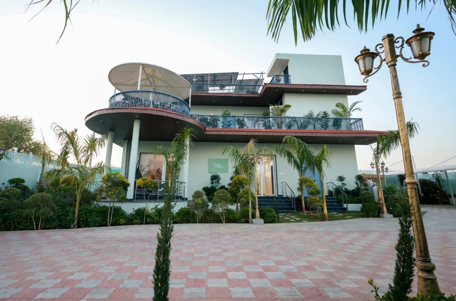 Black Bear Farmhouse (Jaipur)