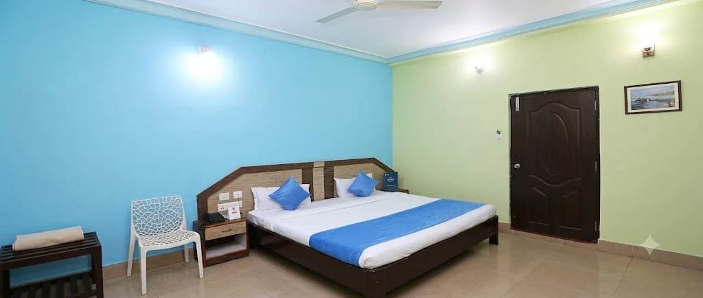 OYO 3066 D2 Holiday Inn