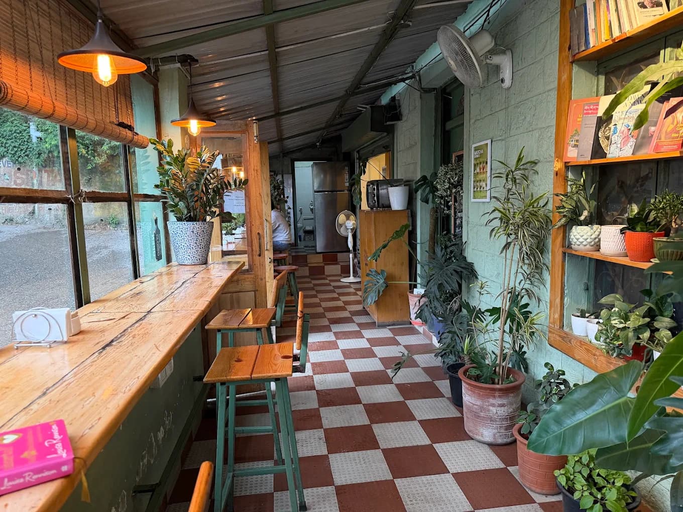 Mo-nga cafe and bakery (Dharamshala)