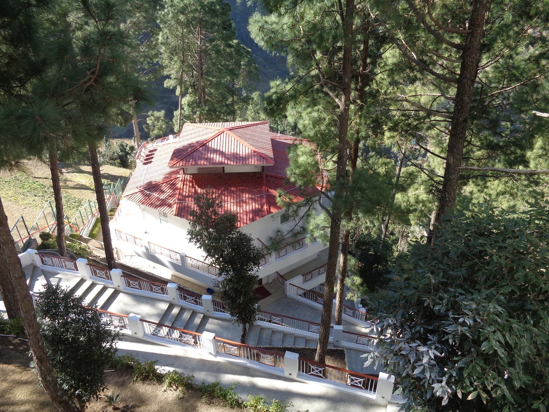 Himalayan Splendour Resort (Rautu Ki Beli)