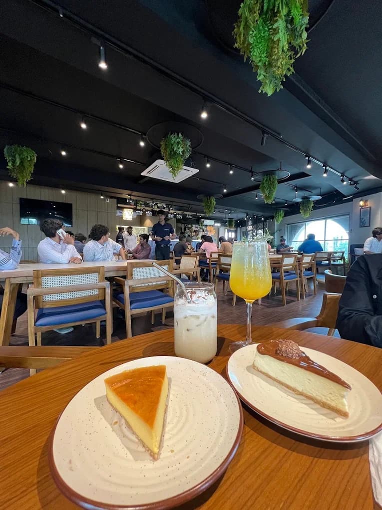 Fenster Cafe (Surat)