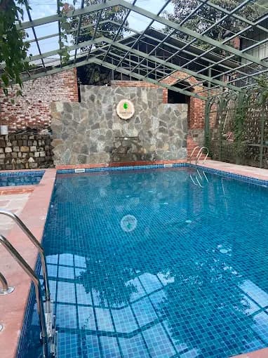 Granny's Den Resort (Kheri Mansingh)