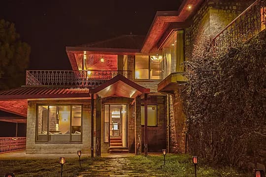 The Opulence @ Kasauli | Luxury villas with Open Theatre