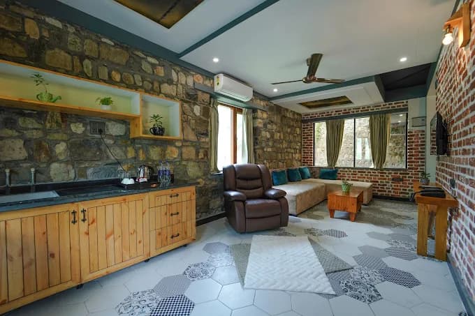 Granny's Den Resort (Kheri Mansingh)