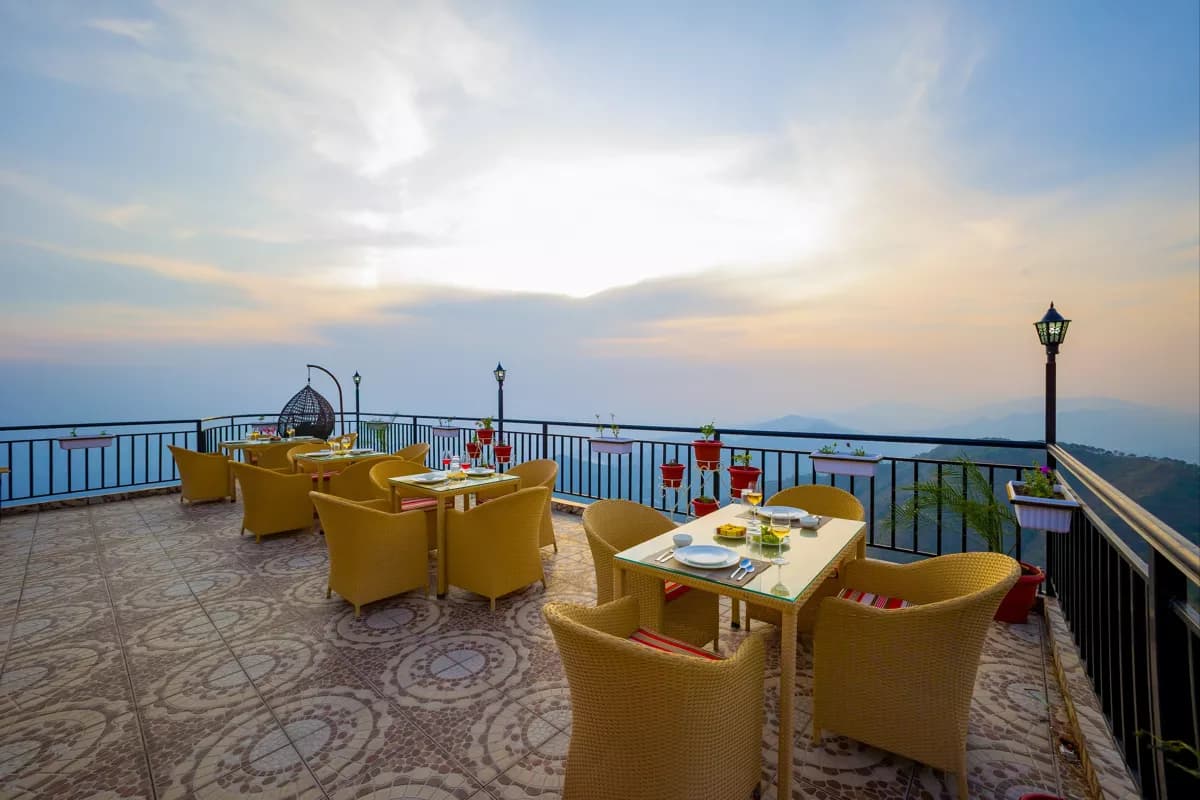 Alaya Stays by ELIVAAS Archee's Villa - Villa in Kasauli | 6 BHK Villa