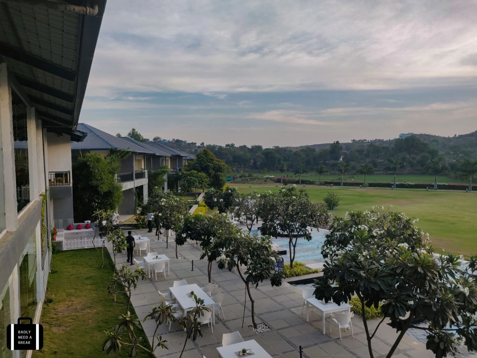 TatSaraasa Resort & Spa (Lakhawali)
