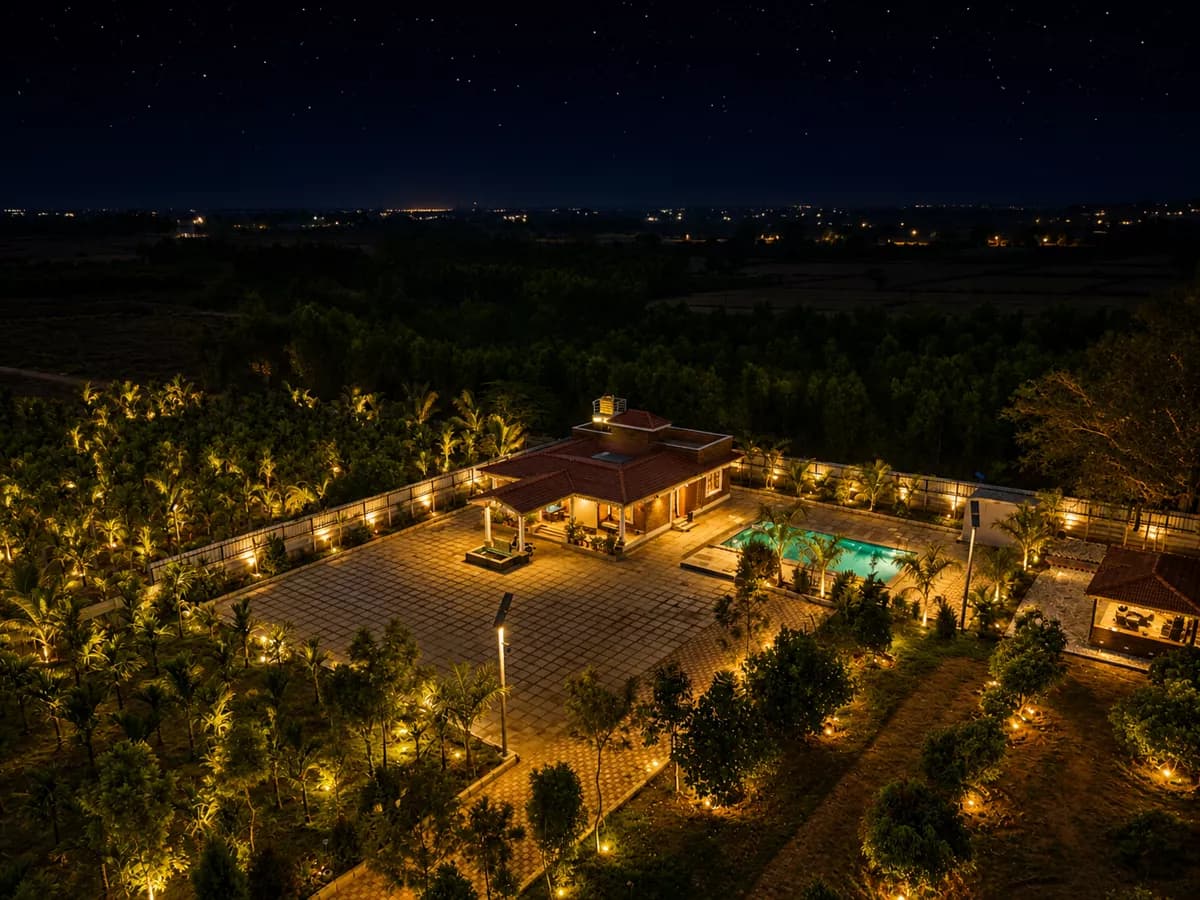 ELIVAAS Courtyard Banyan - 2 BHK with Private Pool in Bengaluru