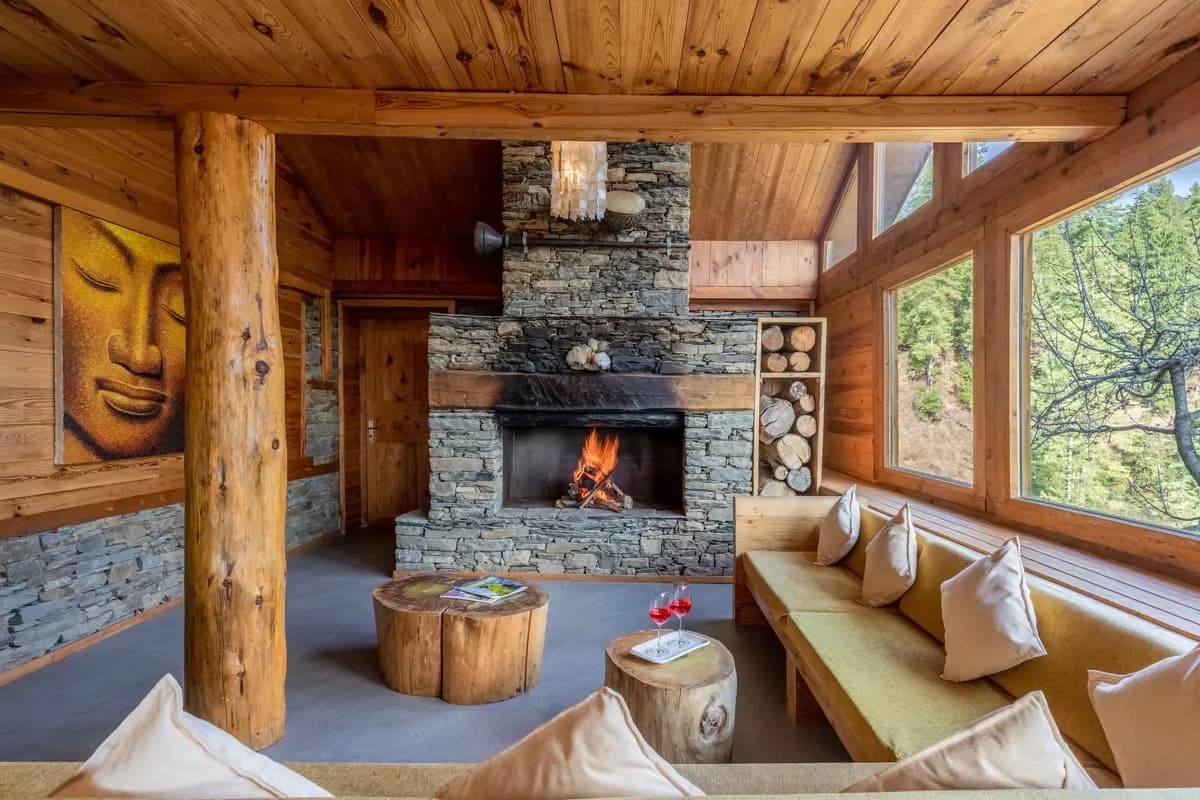 Silvana | Pet-friendly 3-Bedroom Retreat With Attic, Sauna & Garden Near Haku Temple
