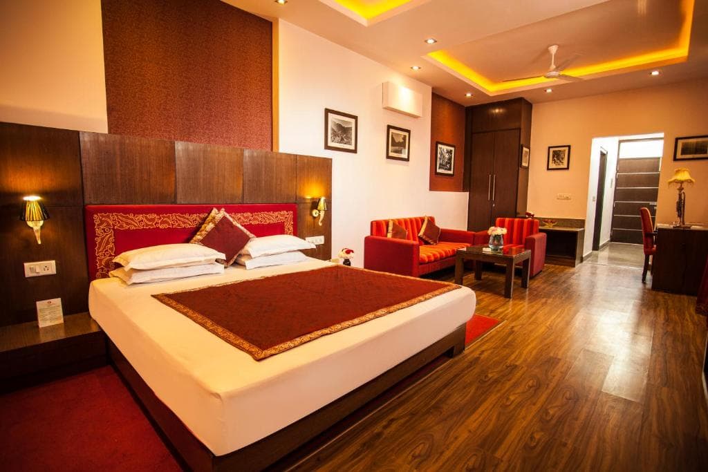 Flag House Resort (Shimla)