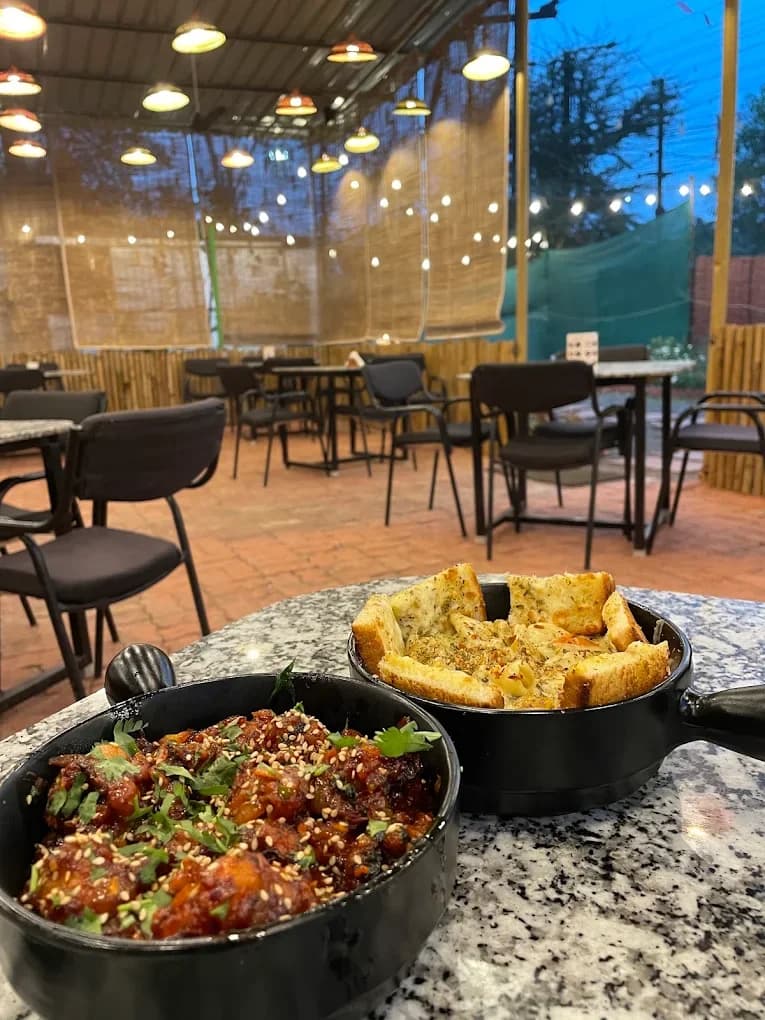 Amigos Café and Restaurant (Indore)