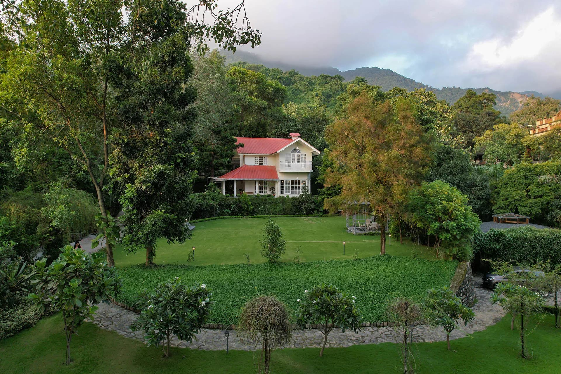 Ivy Cottage By Lohono Stays - Premium 4BHK Villa In Dehradun