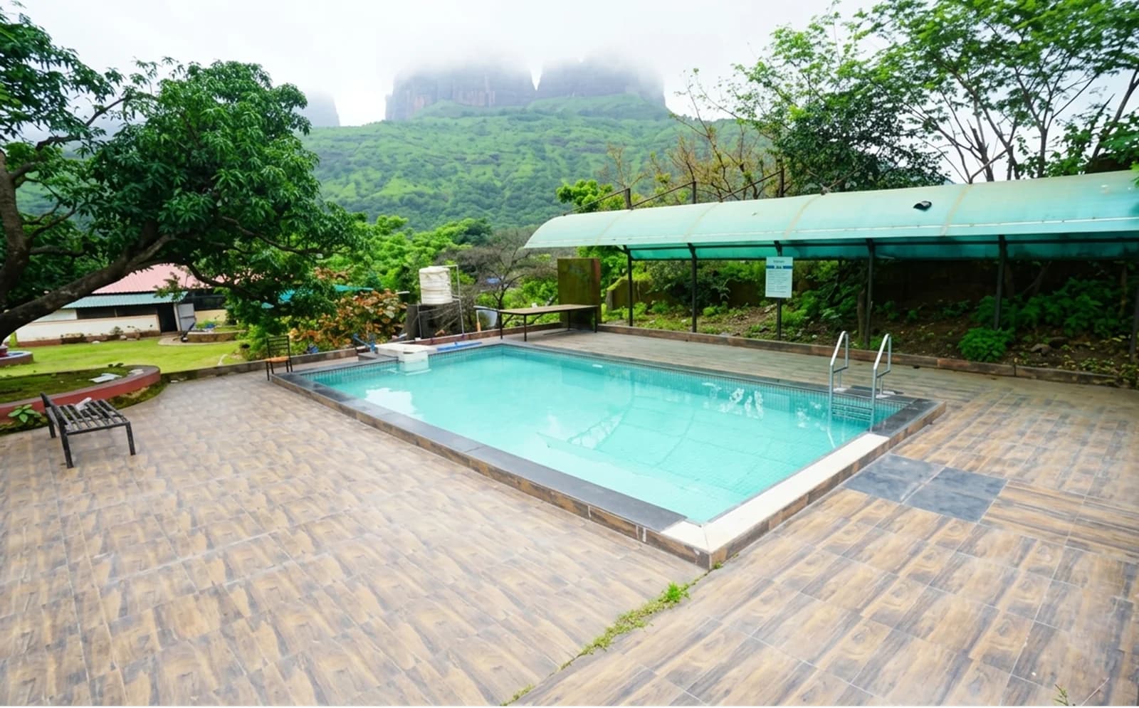Twin mountain farm Resort