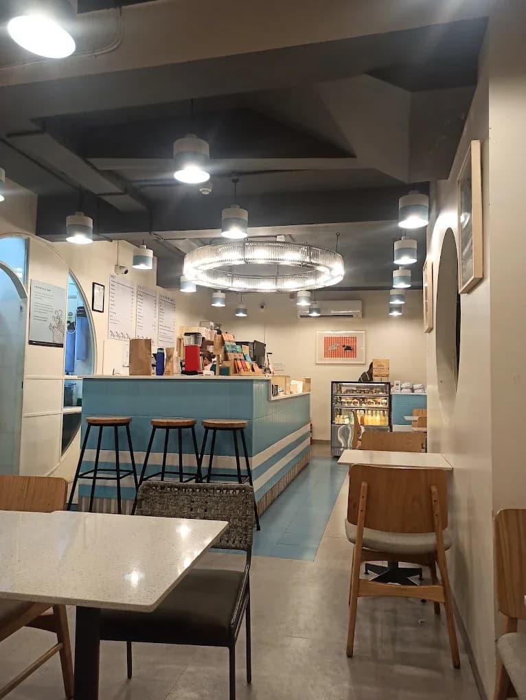 Blue Tokai Coffee Roasters | Khar, 14th Road (Mumbai)
