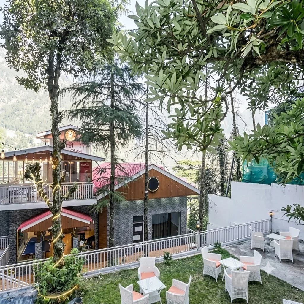 The Bunksters Mcleodganj, Dharamkot RD (Dharamshala)