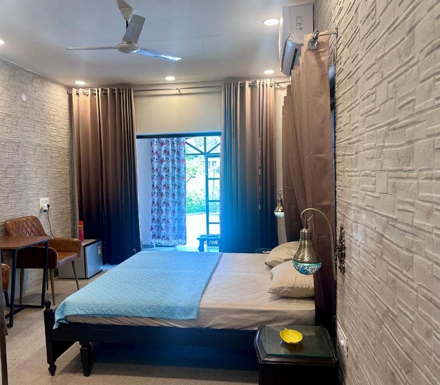 TheDogHouse (Dehradun)