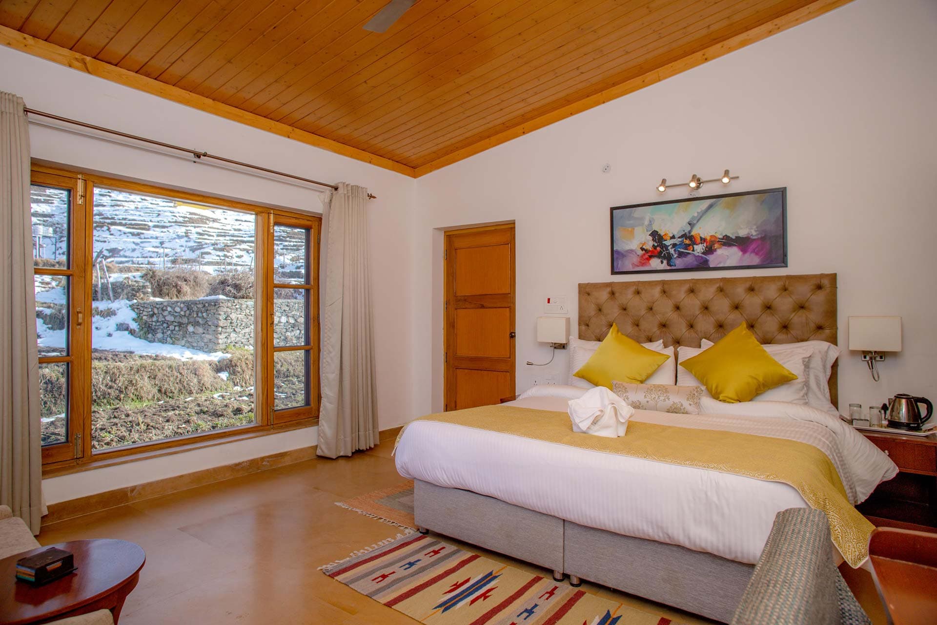 StayVista at Amala - Kanatal | 6 BHK Premium Villa (Tehri Range)