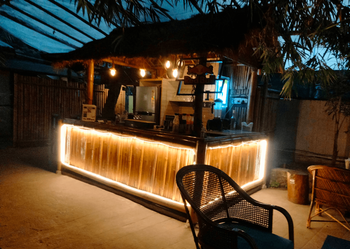 The HideOut Café