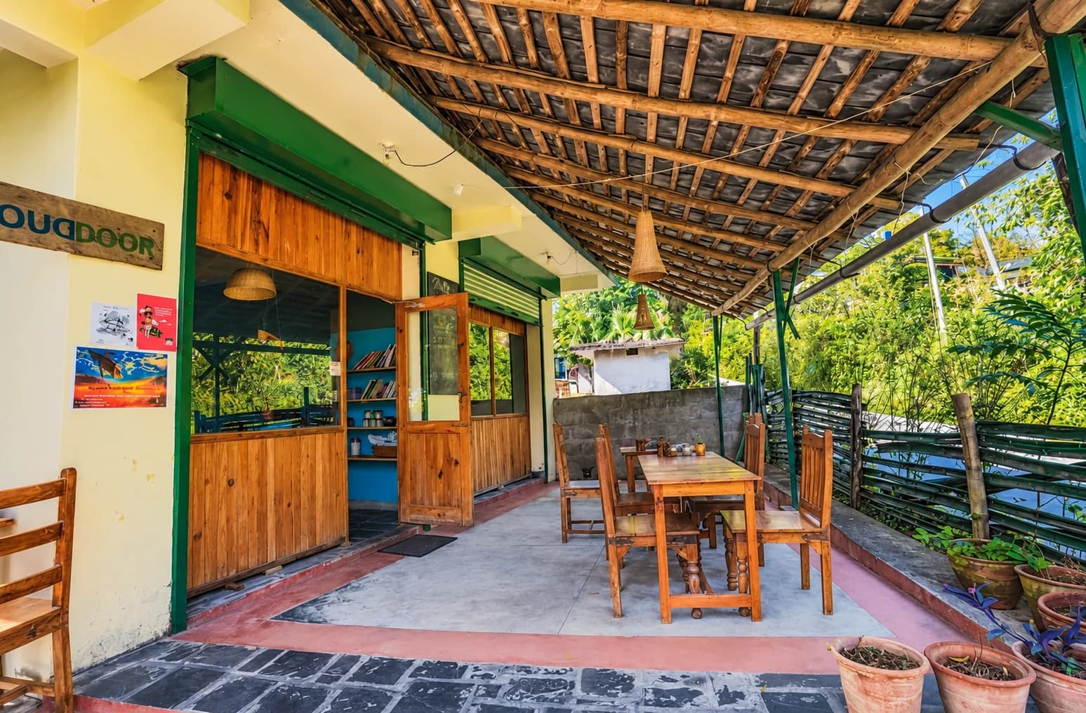 Cafe Cloud Door (Chaugan)