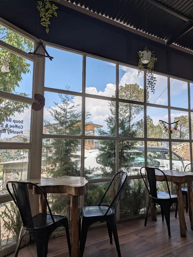 Gargi's Cafe & German Bakery (Kaphal Ka Hara)