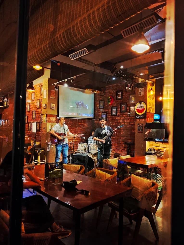 RoadHouse Cafe and Bar (Greater Noida)