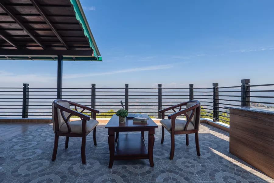 SnowPeak Villa 3-BHK Pet-friendly Hideaway with Hill Views - Three-Bedroom Villa
