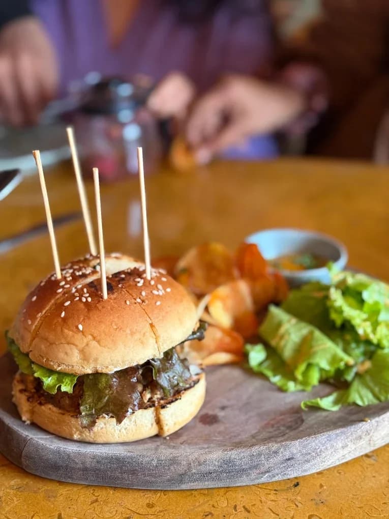 Greenr Cafe (New Delhi)