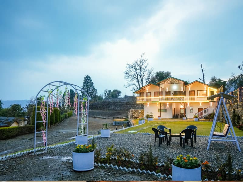 Monal Meadows - Luxury Villa in Naukuchiatal (Saikhola)
