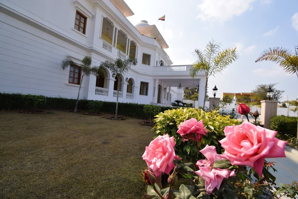 UMAID FARM RESORT-A LEGACY VINTAGE STAY IN JAIPUR
