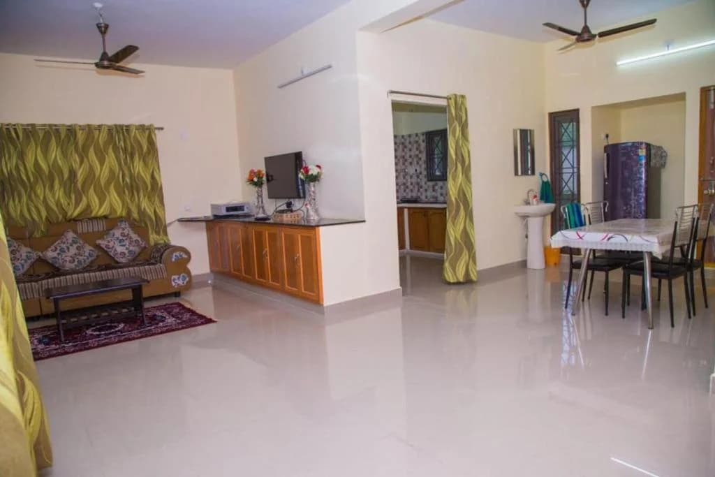 BRUNDHA HOME STAY