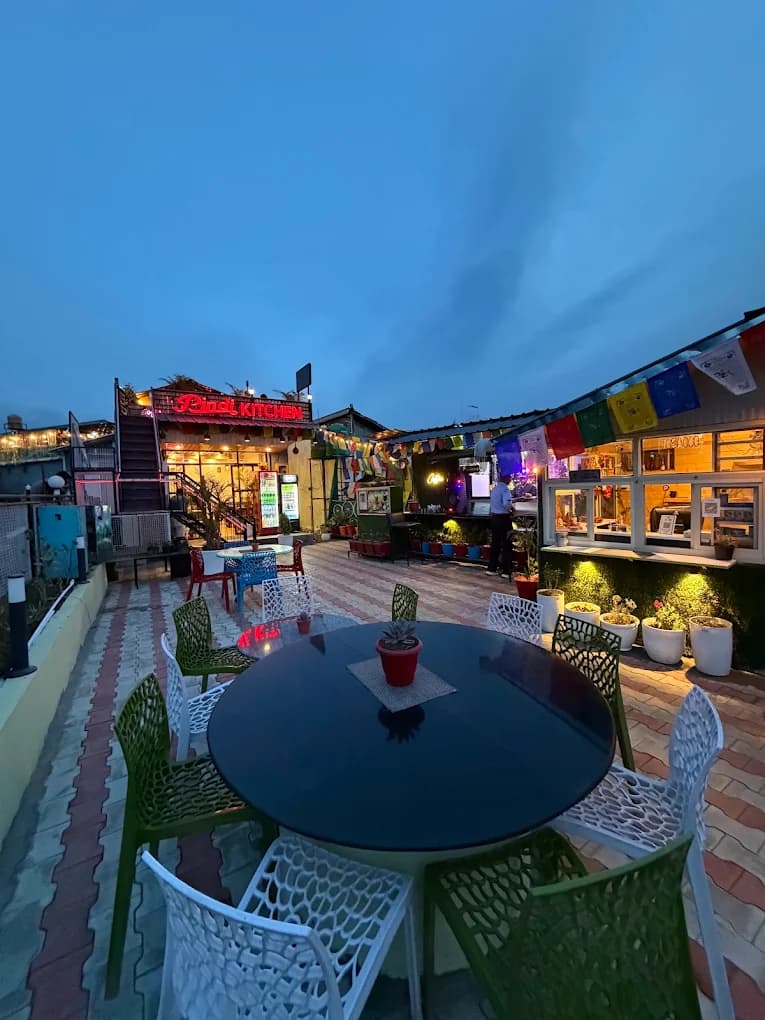 Pindi Kitchen || Sugar Cafe (Bir)
