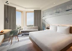 Novotel Mumbai Juhu Beach