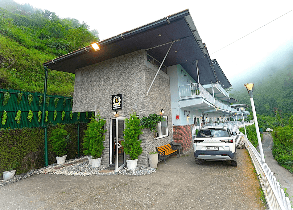 DALLAS - THE RETREAT RESORT MUSSOORIE (Dehradun)