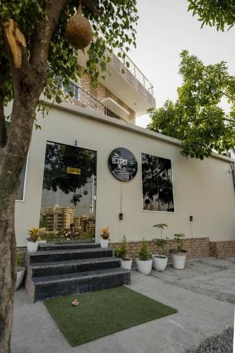 Gharonda Manor  Best Luxury Stay ISBT (Dehradun)