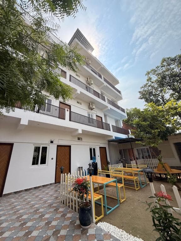Flying Dutchman Hostel